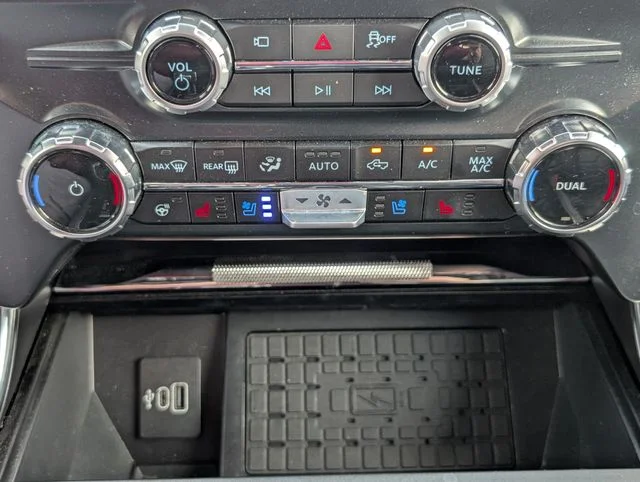 Used 2025 Silver Ford Platinum image 20