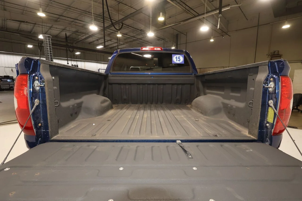 Used 2015 Blue Toyota SR5 image 16
