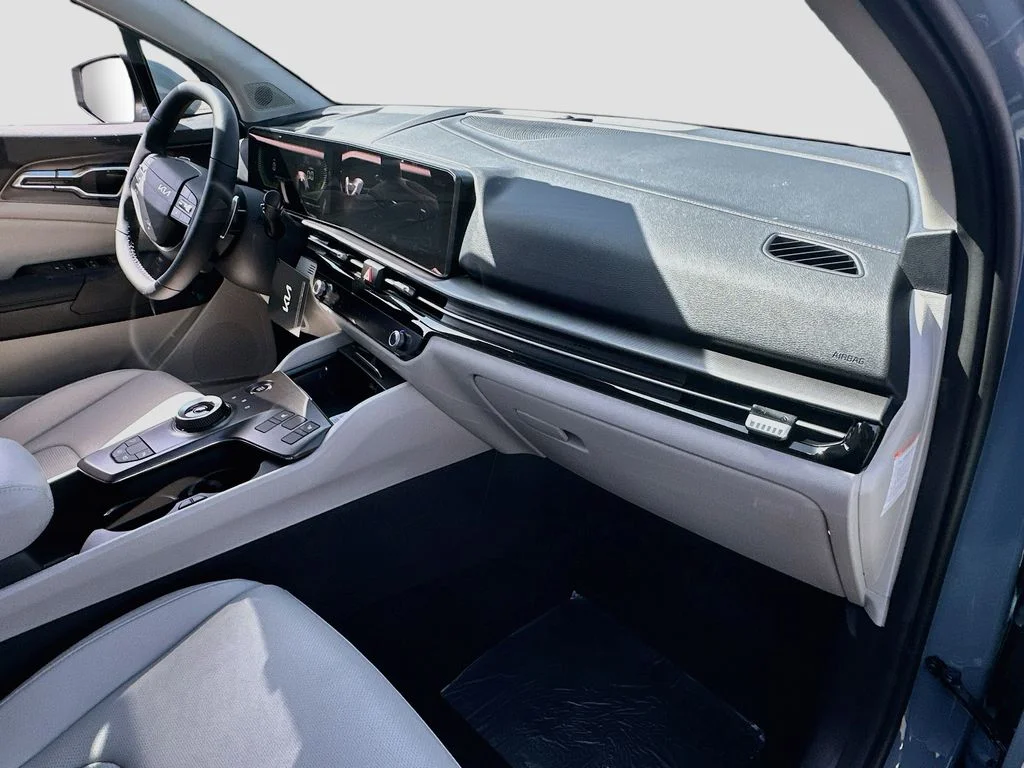 New 2027 Heritage Blue Kia EX image 28