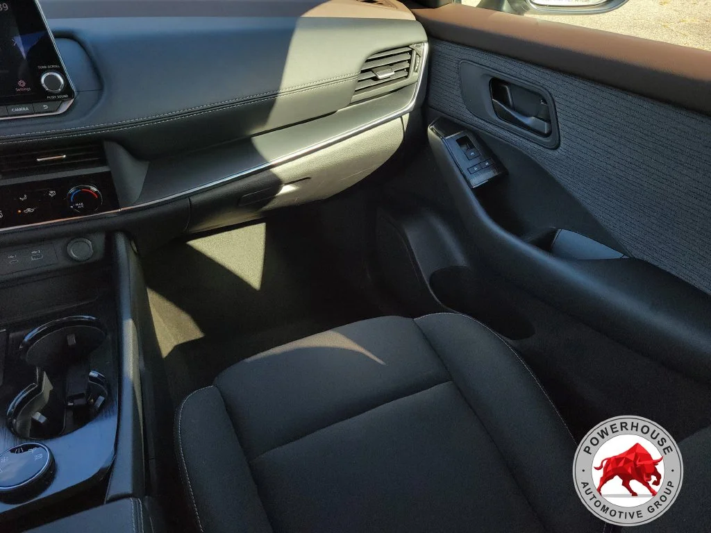 Used 2023 White Nissan S image 20