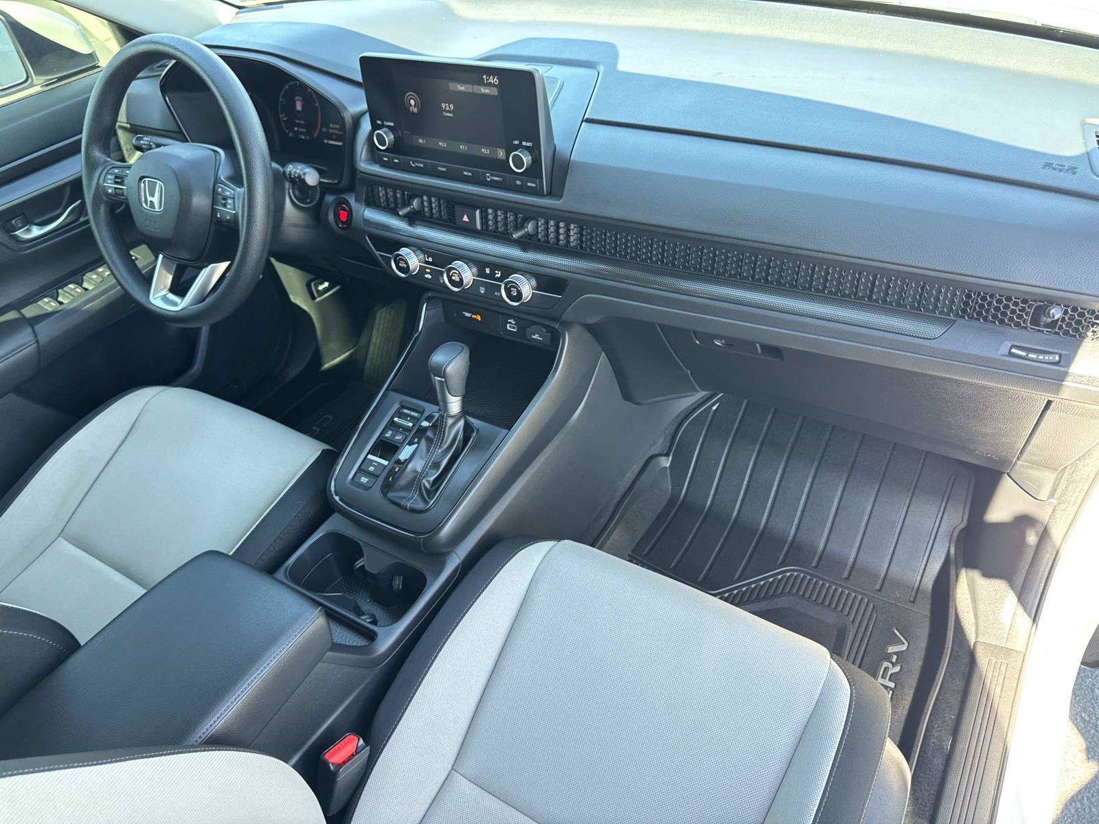 2025 Honda CR-V LX - Photo 33