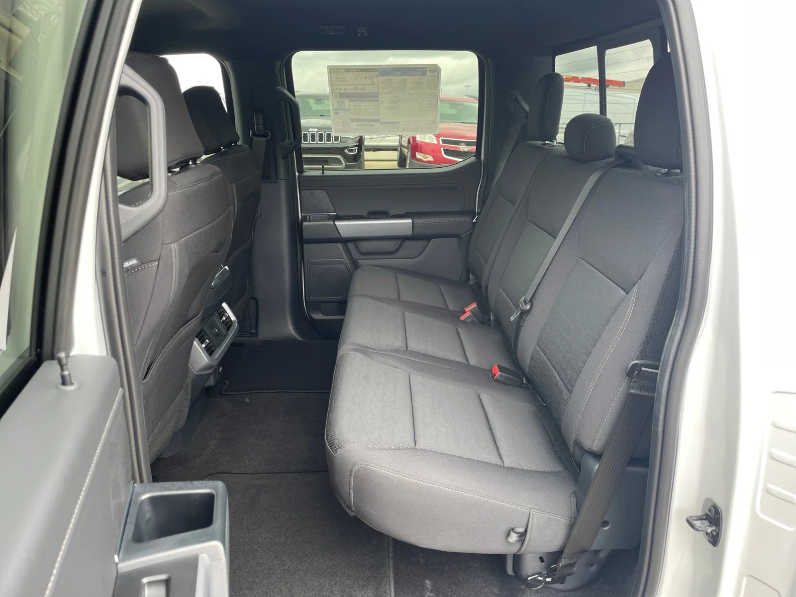 New 2026 Oxford White Ford XLT image 18