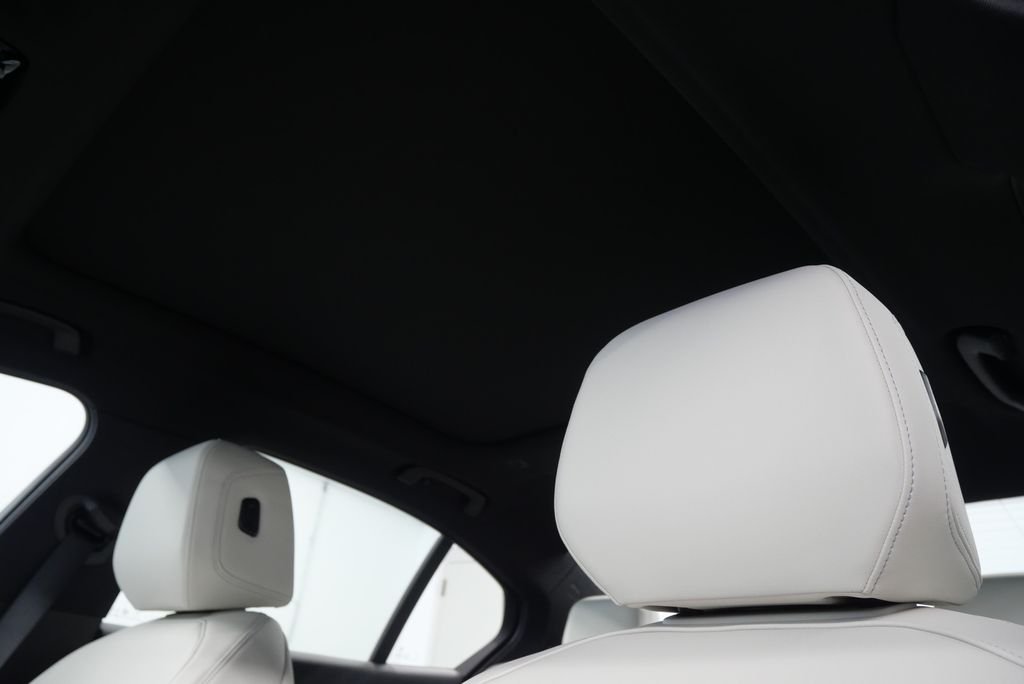 2025 BMW 5 Series 530i - Photo 13