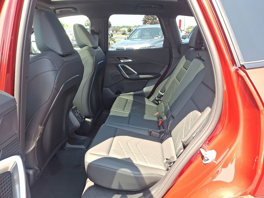 New 2026 Vegas Red Metallic BMW xDrive28i image 5