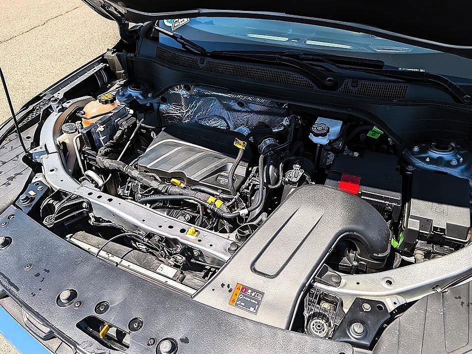 Used 2025 Sterling Gray Metallic Chevrolet LT image 28