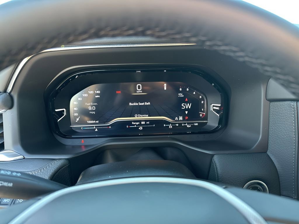 2024 GMC Yukon Denali - Photo 38
