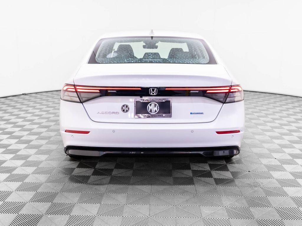 New 2026 Platinum White Pearl Honda EX-L image 4