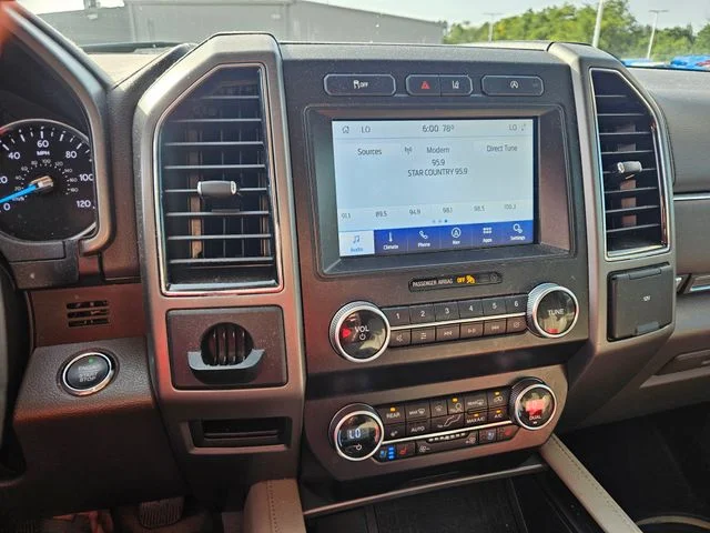 Used 2020 Blue Metallic Ford XLT image 11