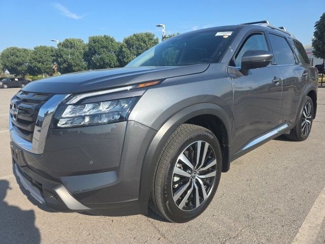 Used 2025 Gray Nissan Platinum image 3