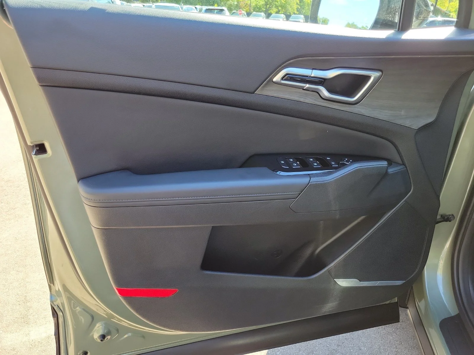 Certified Used 2025 Green Kia X-Line image 7
