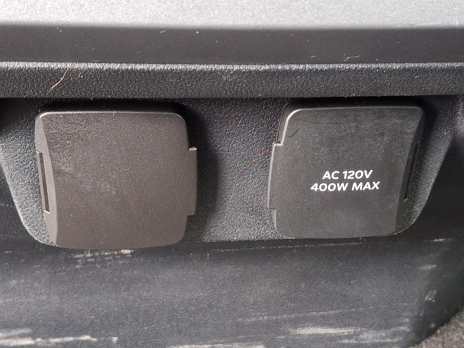 Used 2024 Carbonized Gray Metallic Ford LARIAT image 12