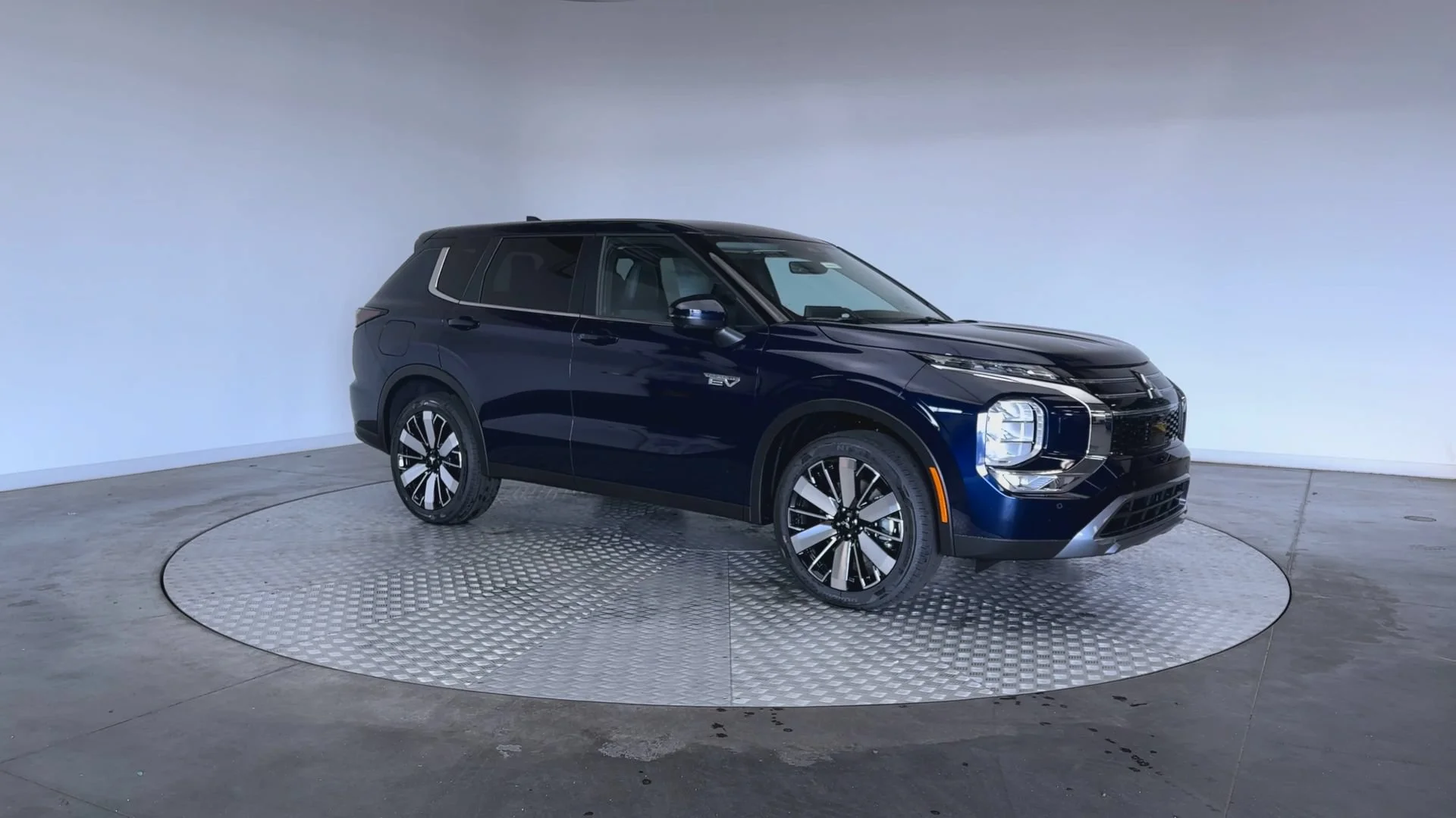 New 2026 Cosmic Blue Metallic Mitsubishi SE image 2