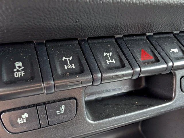 Used 2020 SUMMIT WHITE Chevrolet 4WD ZR2 image 23