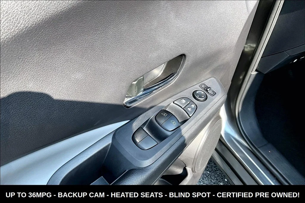 Used 2024 Gray Nissan SR image 25