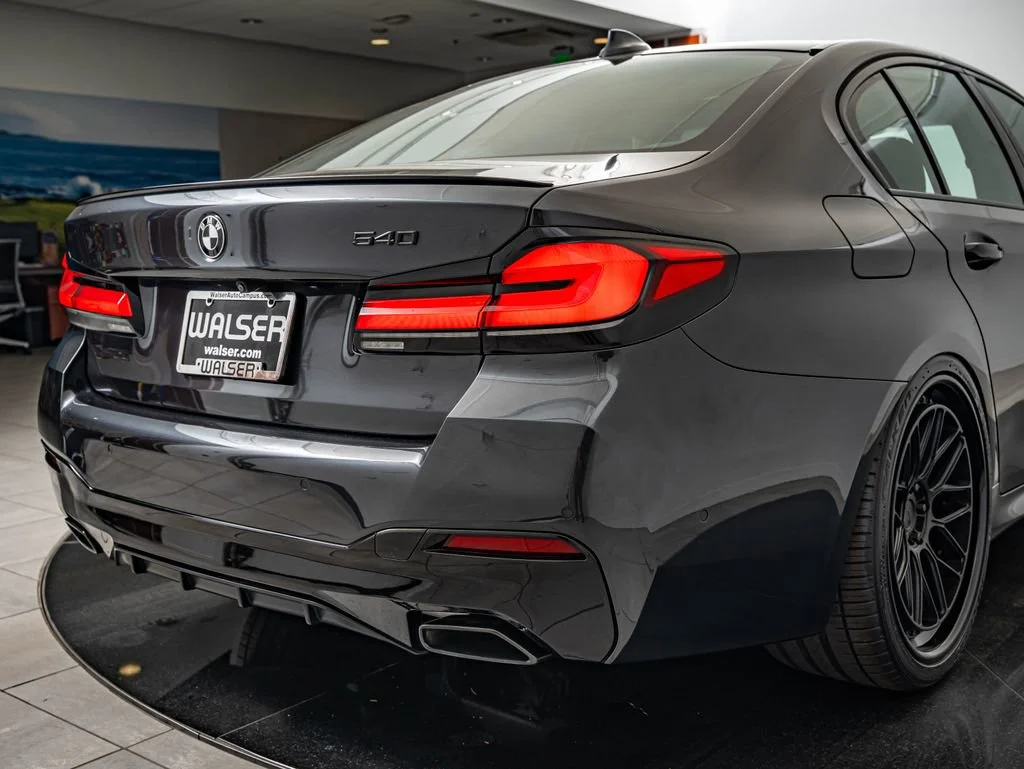 Used 2023 Dark Graphite Metallic BMW 540i image 17
