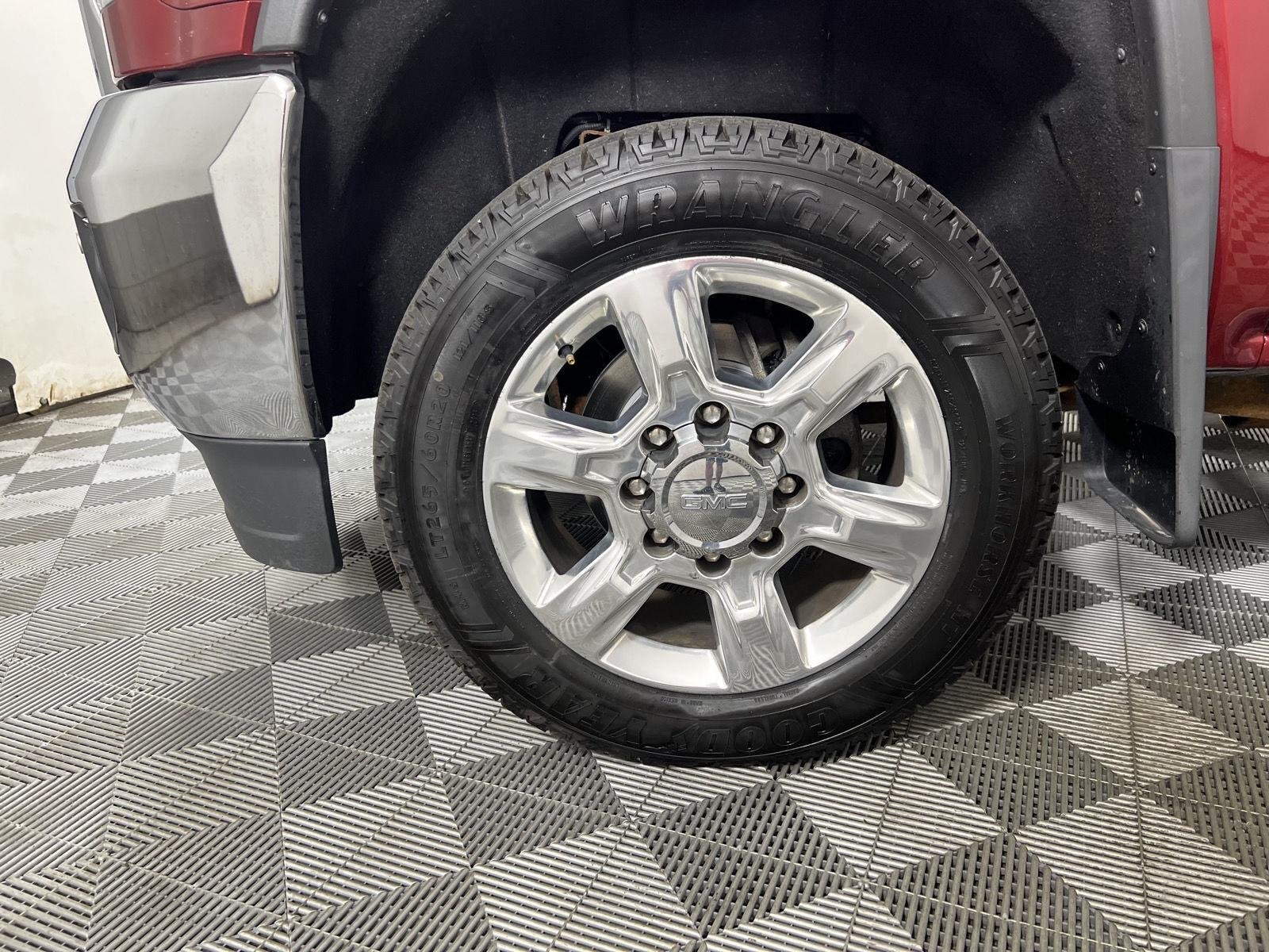 Used 2018 Red Quartz Tintcoat GMC SLT image 25