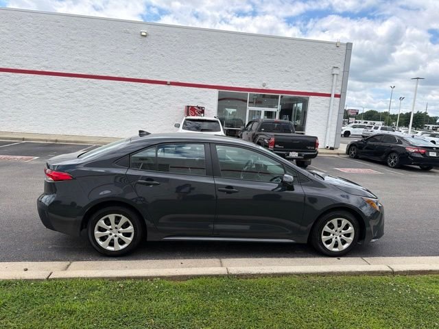 Used 2025  Toyota LE image 10