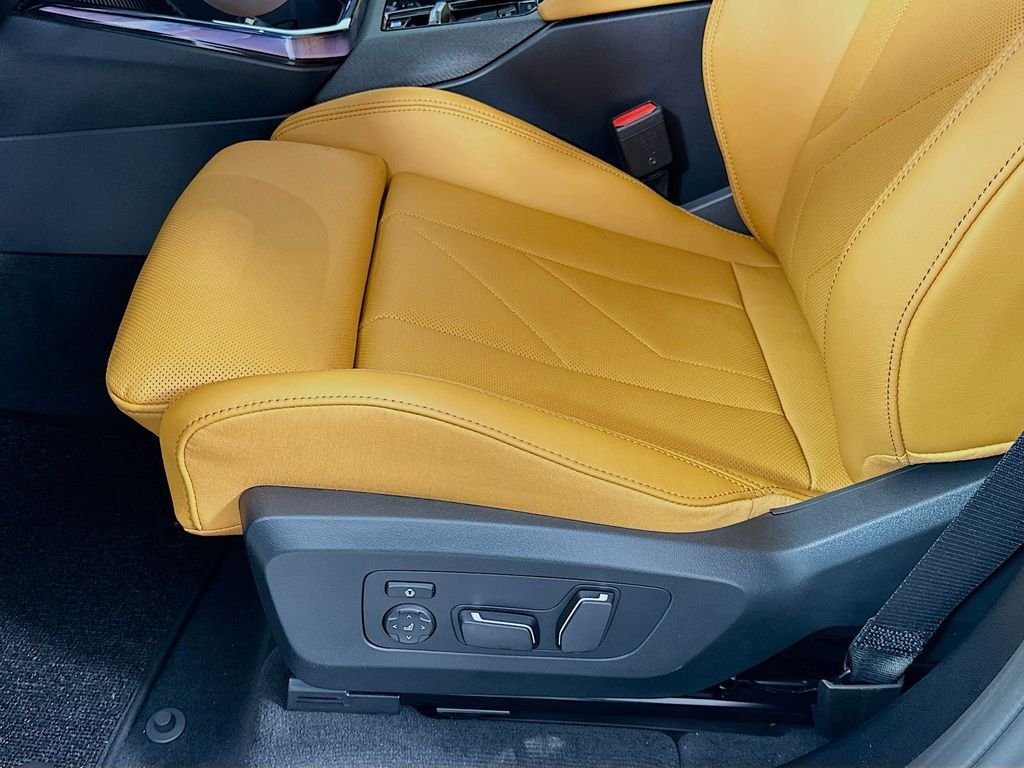 New 2026 Alpine White BMW 30 xDrive image 21