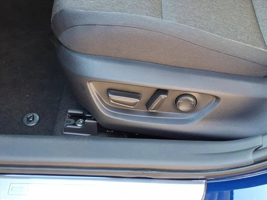 2026 Toyota Camry LE - Photo 17