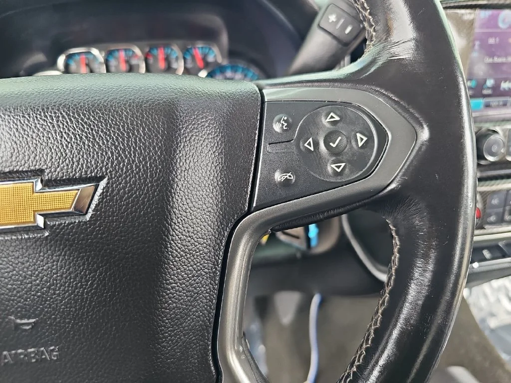 Used 2018 Silver Chevrolet LT image 17