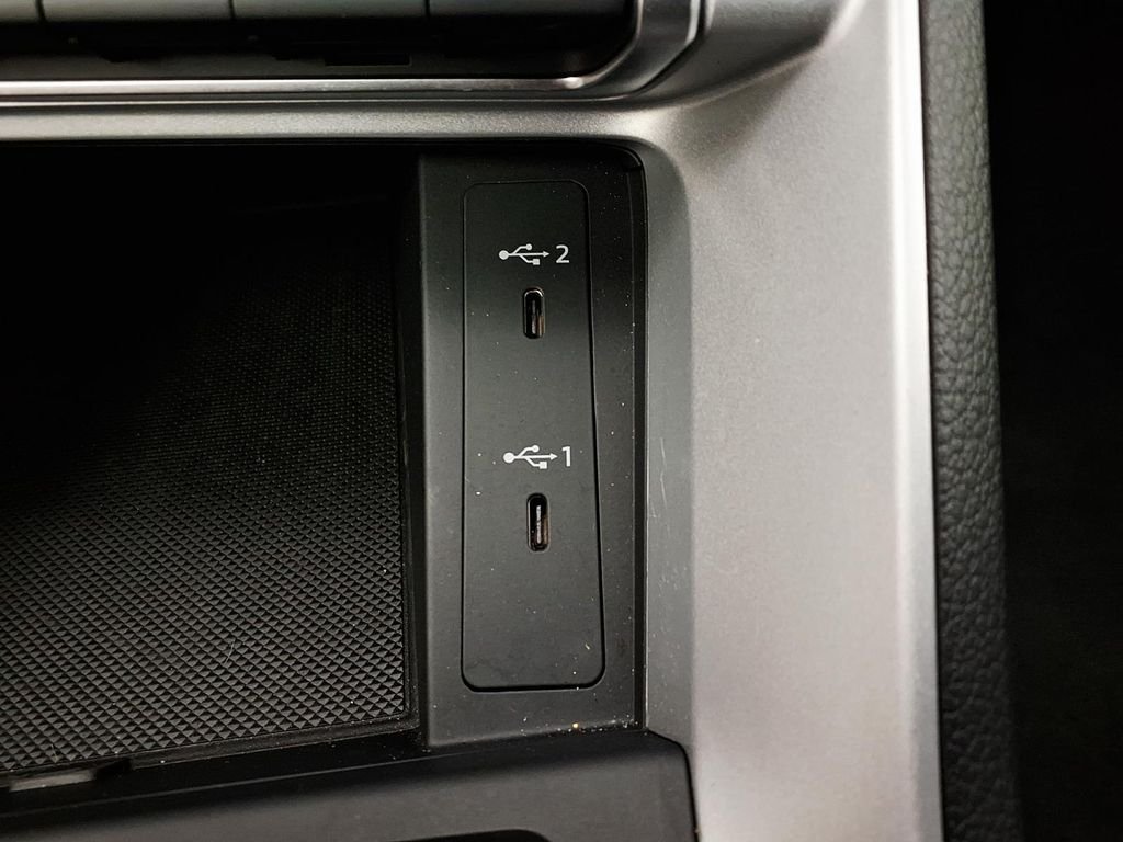 Used 2025  Audi Premium image 23