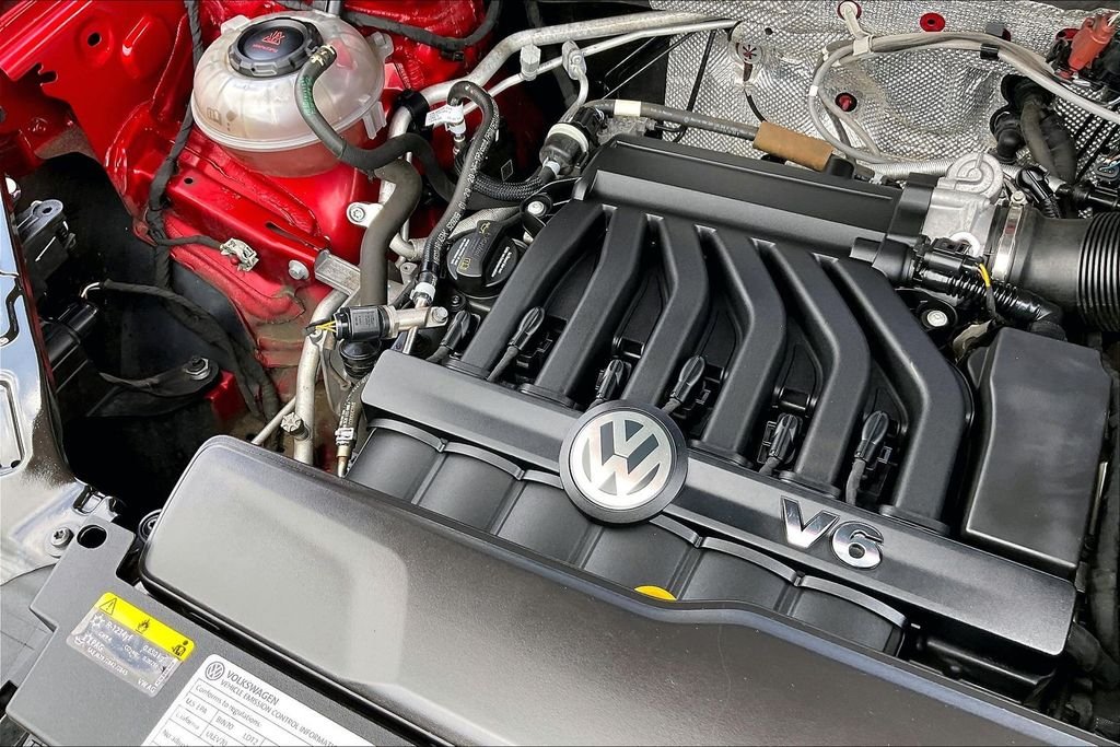 Certified Used 2021 Aurora Red Metallic Volkswagen SEL Premium image 32