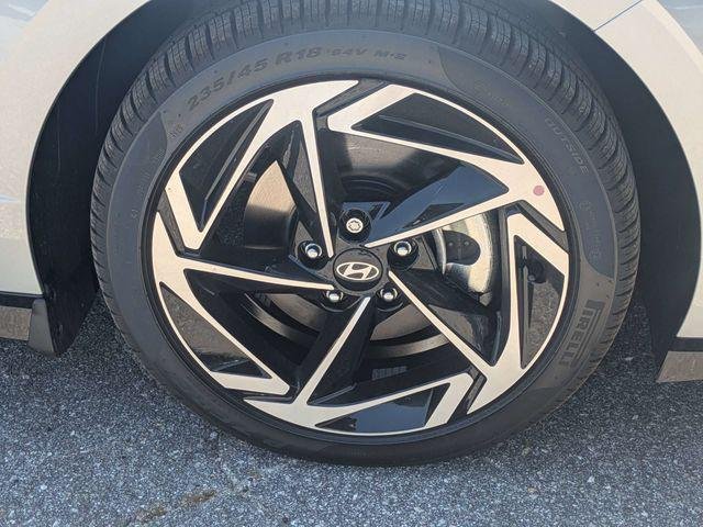 New 2026 Silver Hyundai SEL Sport image 11