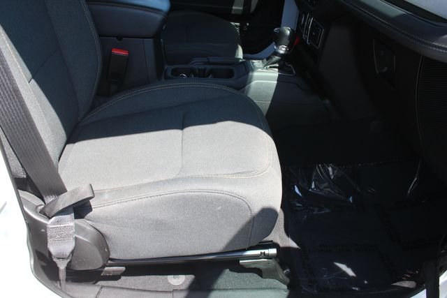 Used 2025 White Jeep Sahara image 32