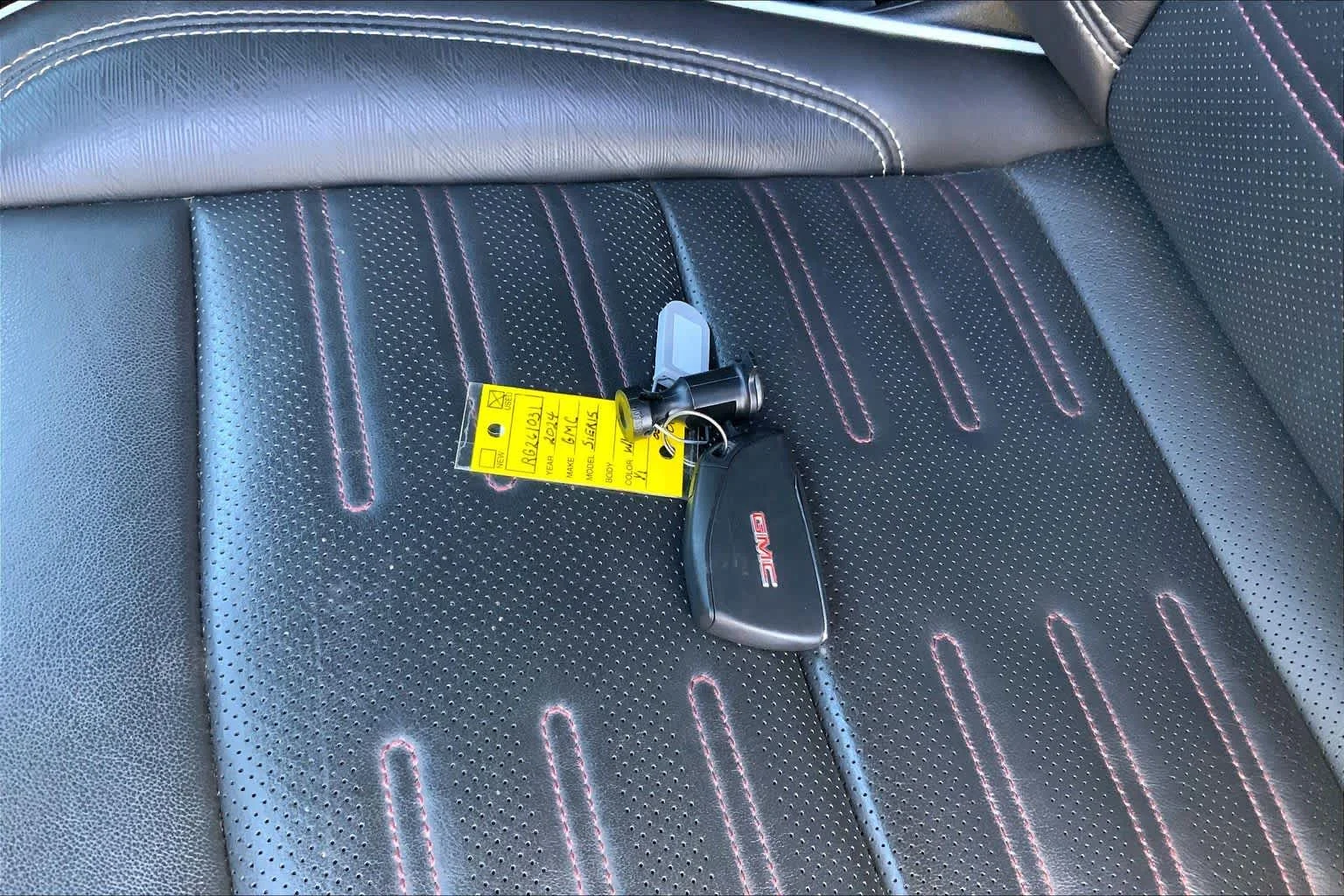 2024 GMC Sierra 1500 AT4X - Photo 15