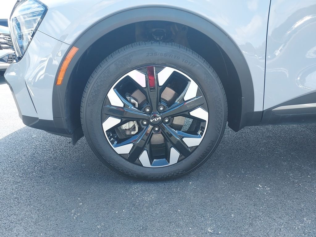 Used 2024 Gray Kia X-Line image 10