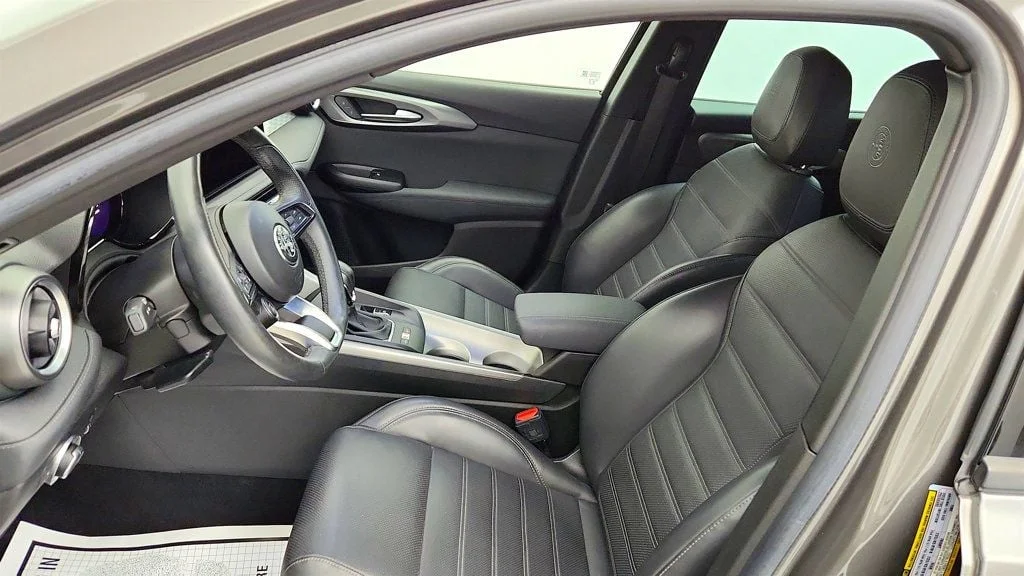 Used 2024 Grigio Ascari Metallic Alfa Romeo Ti EAWD w/ Active Assist Package & Premium Interior image 17