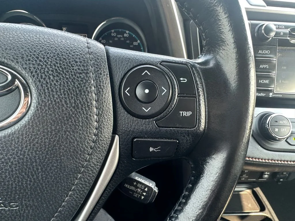 Used 2018 Gray Toyota SE image 21