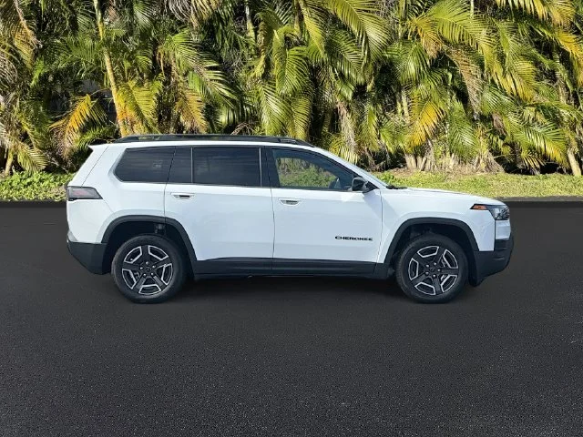 New 2026 Bright White Clear-Coat Exterior Paint Jeep Limited image 3