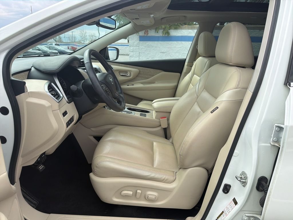Used 2019 White Nissan SL image 17