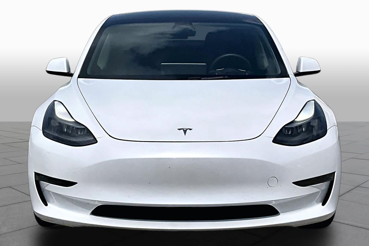 Used 2023 Pearl White Multi-Coat Tesla  image 3