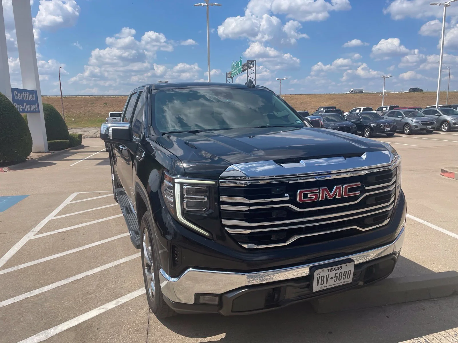 Used 2023 ONYX BLACK GMC SLT image 23