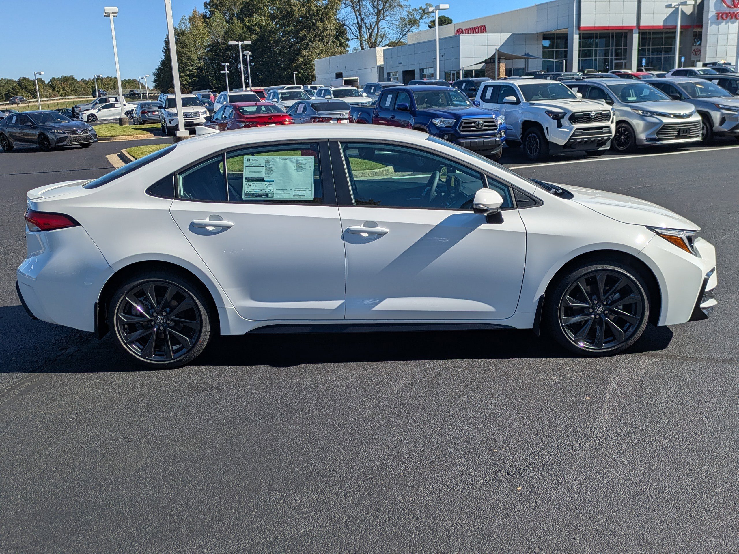 New 2026 Ice Cap Toyota SE image 3