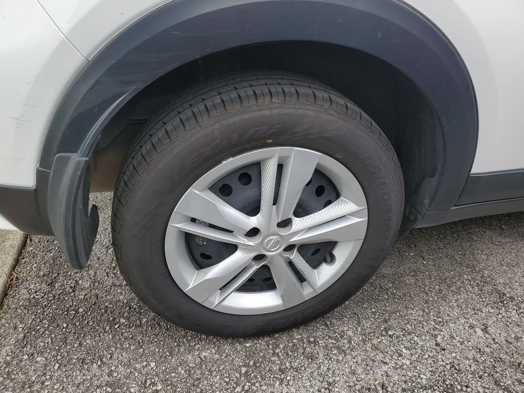 Certified Used 2024 White Nissan S image 5