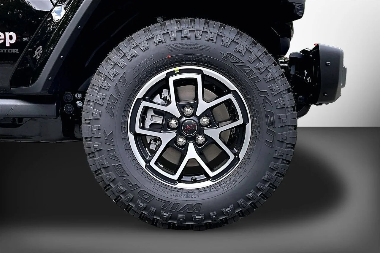 New 2026 Black Clearcoat Jeep Rubicon X image 32
