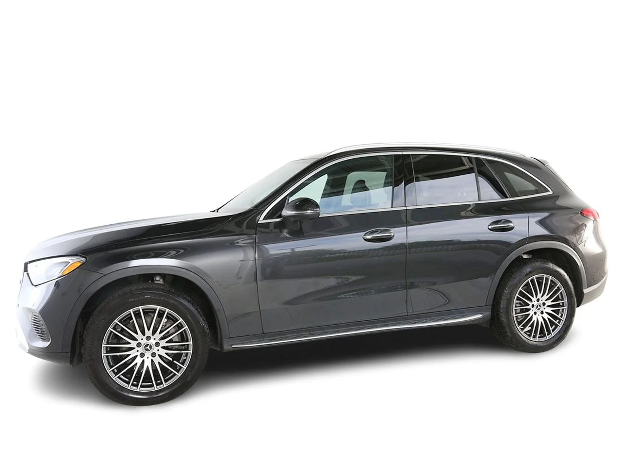 Used 2025 Gray Mercedes-Benz GLC 300 image 4