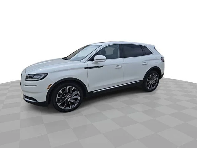 Used 2023 White Lincoln Reserve image 4