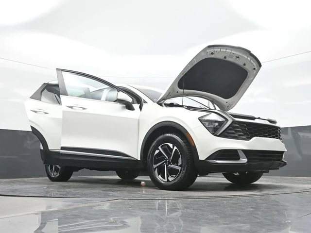 Used 2023 White Kia LX image 32