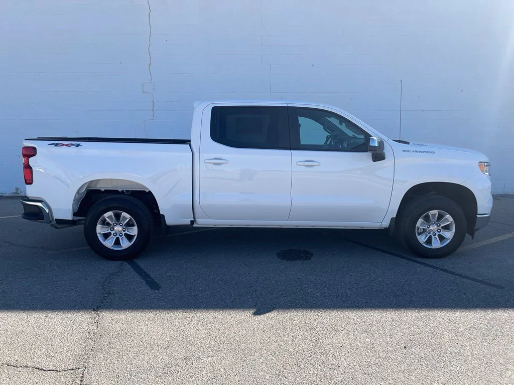 New 2026 Summit White Chevrolet LT image 8
