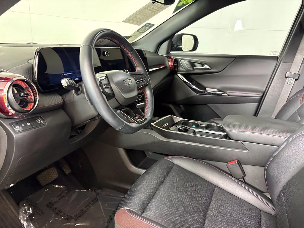 Used 2025 Mosaic Black Metallic Chevrolet RS image 26