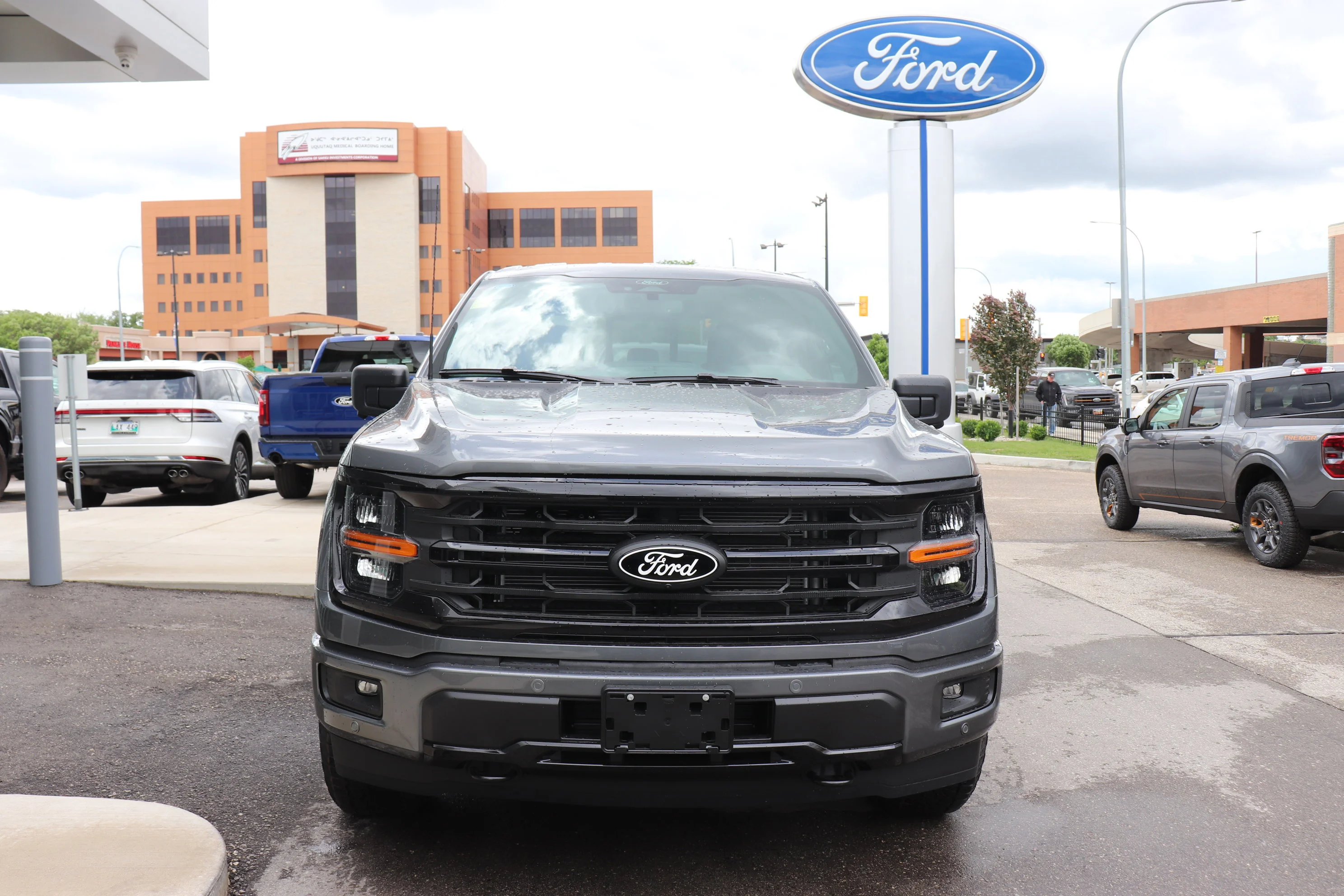 New 2026 CARBONIZED GREY METALLIC Ford XLT image 2