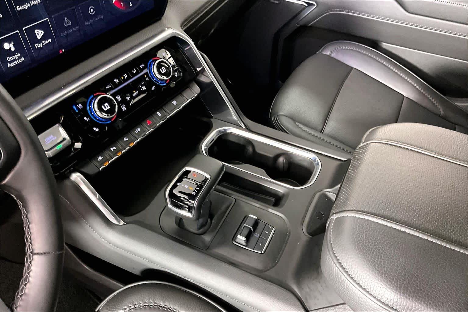 Used 2023 White Frost Tricoat GMC Denali image 16