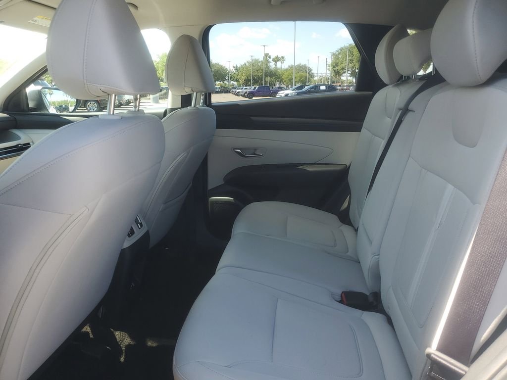 Used 2025 White Hyundai SEL image 11