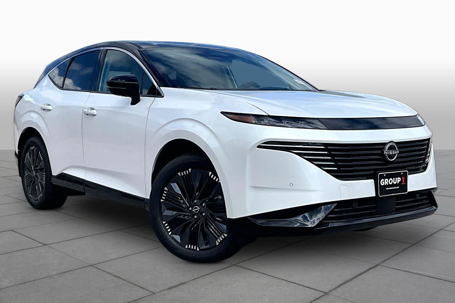 New 2026 Everest White Pearl TriCoat / Super Black Two-tone Nissan Platinum image 2