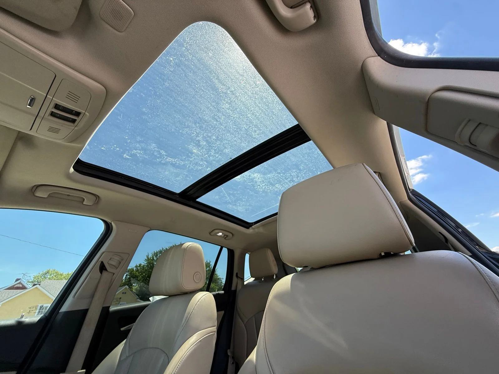 Used 2020 Black Buick Essence image 3