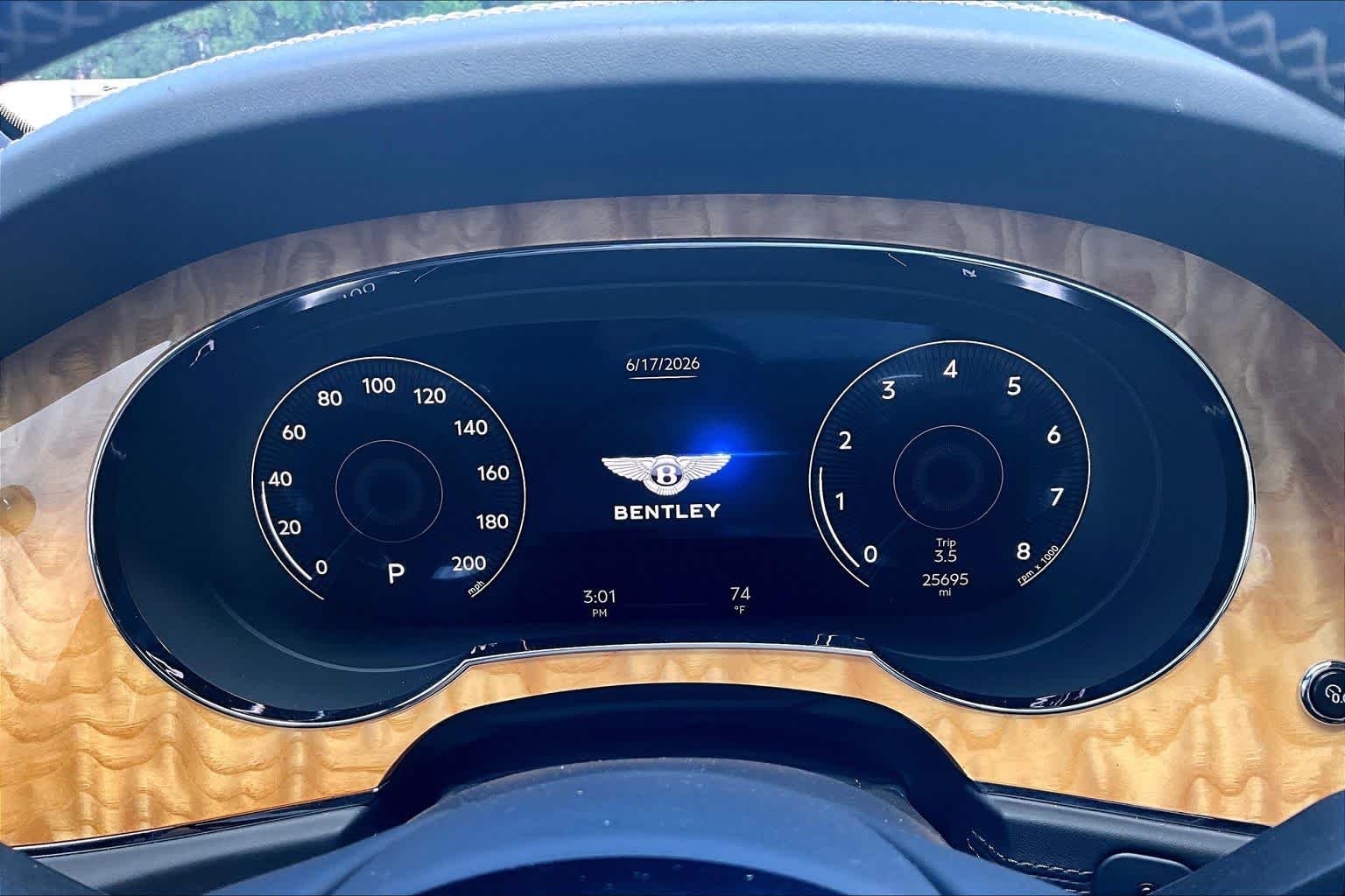 Used 2022 Breeze by Mulliner Bentley V8 image 25